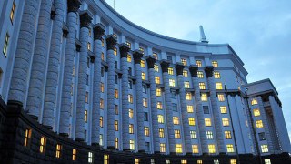 Уряд переформатують на позачерговій сесії парламенту, – Янукович