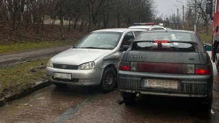 У Львові в потрійному ДТП помер водій ВАЗу