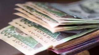 Середня зарплата на Львівщині за місяць зменшилася на 162 гривні