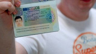 Польща обіцяє пришвидшити час отримання польських віз у львівському консульстві