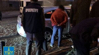Правоохоронці викрили схему переправляння закордон чоловіків призовного віку на Львівщині