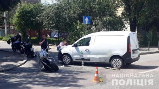 У Львові в ДТП постраждали водій та пасажирка мотоциклу