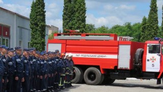 ПАТ «Подільський цемент» передав у користування надзвичайникам сучасне пожежне авто