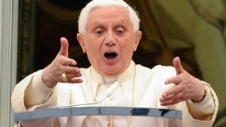 Папа Римський зрікається престолу