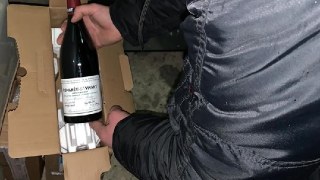 У Рава-Руській мешканець Львівщини хотів незаконно перевезти колекційні вина