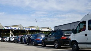 Найбільша черга у Краковці – 70 легкових автомобілів
