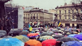 Біля пам'ятника Шевченку у Львові зібралося 25 тисяч прихильників євроінтеграції