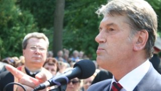 Ющенко відповість у суді через газові переговори