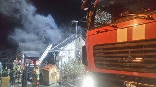 9 рятувальників гасили пожежу на Пустомитівщині