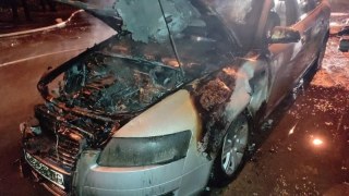 У Львові згоріла автівка Audi A4