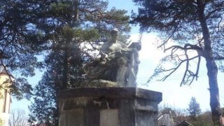 На території Львівської МТГ демонтують три радянських пам'ятники