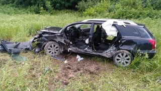 На Пустомитівщині автівка з'їхала у кювет: є травмований