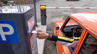 У Львові тестують паркомати, які приймають банківські картки