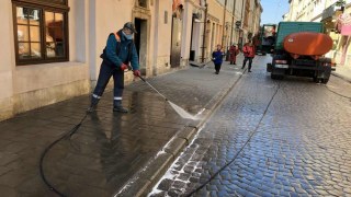 Міськрада перевірятиме якість дезінфекції і миття вулиць у Львові