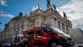 Рятувальники через пожежу евакуювали декількох мешканців будинку в центрі Львова