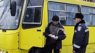 Правоохоронці виявили 33 технічні порушення у пасажирських автобусах Львівщини