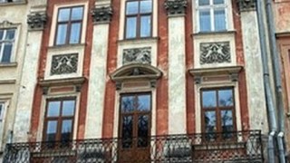 Заміна дерев'яних вікон в центрі Львова на пластикові карається штрафом