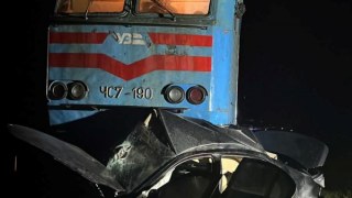На Львівщині у ДТП з поїздом загинули двоє пасажири BMW