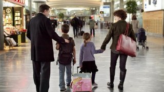 Павленко радить батькам вимагати компенсації від польського авіаперевізника