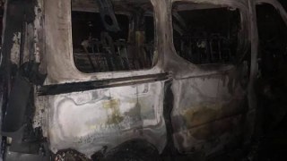 У Львові згоріла автівка Opel Vivaro
