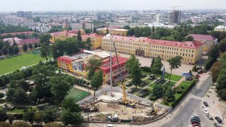 50-метровий флагшток встановили біля Академії сухопутних військ у Львові
