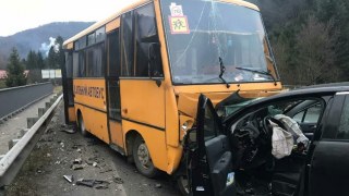 На Сколівщині в ДТП зі шкільним автобусом травмувалися діти