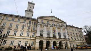 Львівська міська рада пропонує погасити борг за ремонт доріг до Євро-2012 комунальним майном