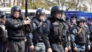 Силовики оточили Євромайдан у Києві