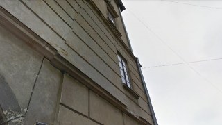 У Львові на 16-річну дівчину впав фасад будинку