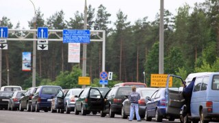 На кордоні з Польщею – черги на 952 автівок