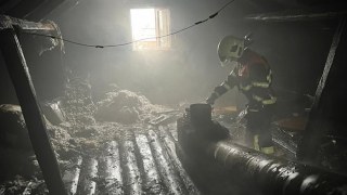 На Львівщині ледь не згорів житловий будинок через пожежу на горищі