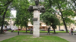 Пам'ятник Тудору у Львові розфарбували