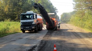 На Львівщині відремонтували понад три тисячі квадратних метрів доріг