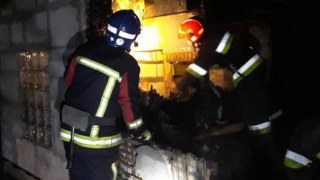 13 рятувальників гасили пожежу у будівлі на Львівщині