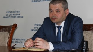 Активісти зустріли нового прокурора Львівщини яйцями