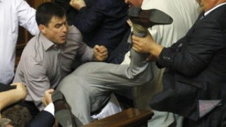 Під час голосування за «мовний» закон у парламенті Парубію зламали ребра