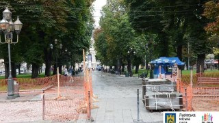 Міськрада передбачила більше 8 мільйонів на ремонт тротуарів у центрі Львові