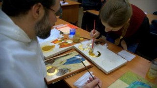 У Львові сиріт навчають іконопису