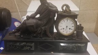 На кордоні з Польшею митники вилучили антикварний годинник