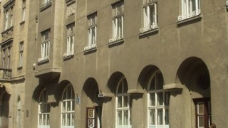 У Львові з вікна гуртожитку випала 15-річна дівчина зі Закарпаття