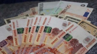 У Львові спіймали шахрая, який збував фальшиві російські рублі