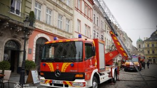У Львові виникла пожежа в ресторані на Площі Ринок
