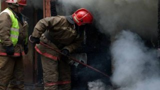 На вул. Стрийській у Львові 13 рятувальників та дві машини ліквідували пожежу у підвалі