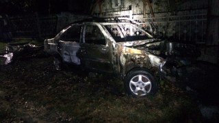На Сокальщині у пожежі вщент згорів Peugeot-405