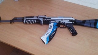 На Львівщині чоловік купив собі АК-47 через інтернет-магазин