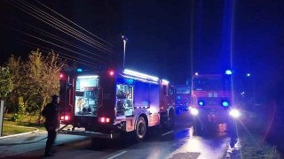 16 рятувальників гасили пожежу будівлі на Пустомитівщині