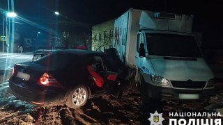 У Пустомитах п'яний водій влетів у припарковий фургон: є загиблі
