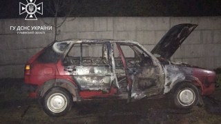 На Львівщині вщент згорів Volkswagen Golf
