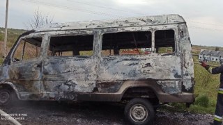 На Пустомитівщині вщент згоріла іномарка Mercedes Benz