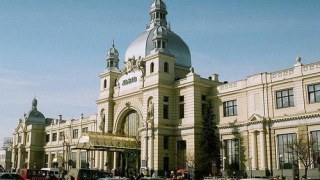 У Львові міліція шукає вибухівку на залізничному вокзалі